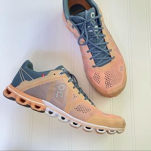ON Running • Cloudflow Running Sneakers